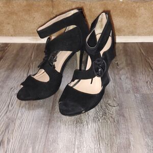 Shoe dazzle black lace up  ankle strap 4.5" heels Sz 8.5